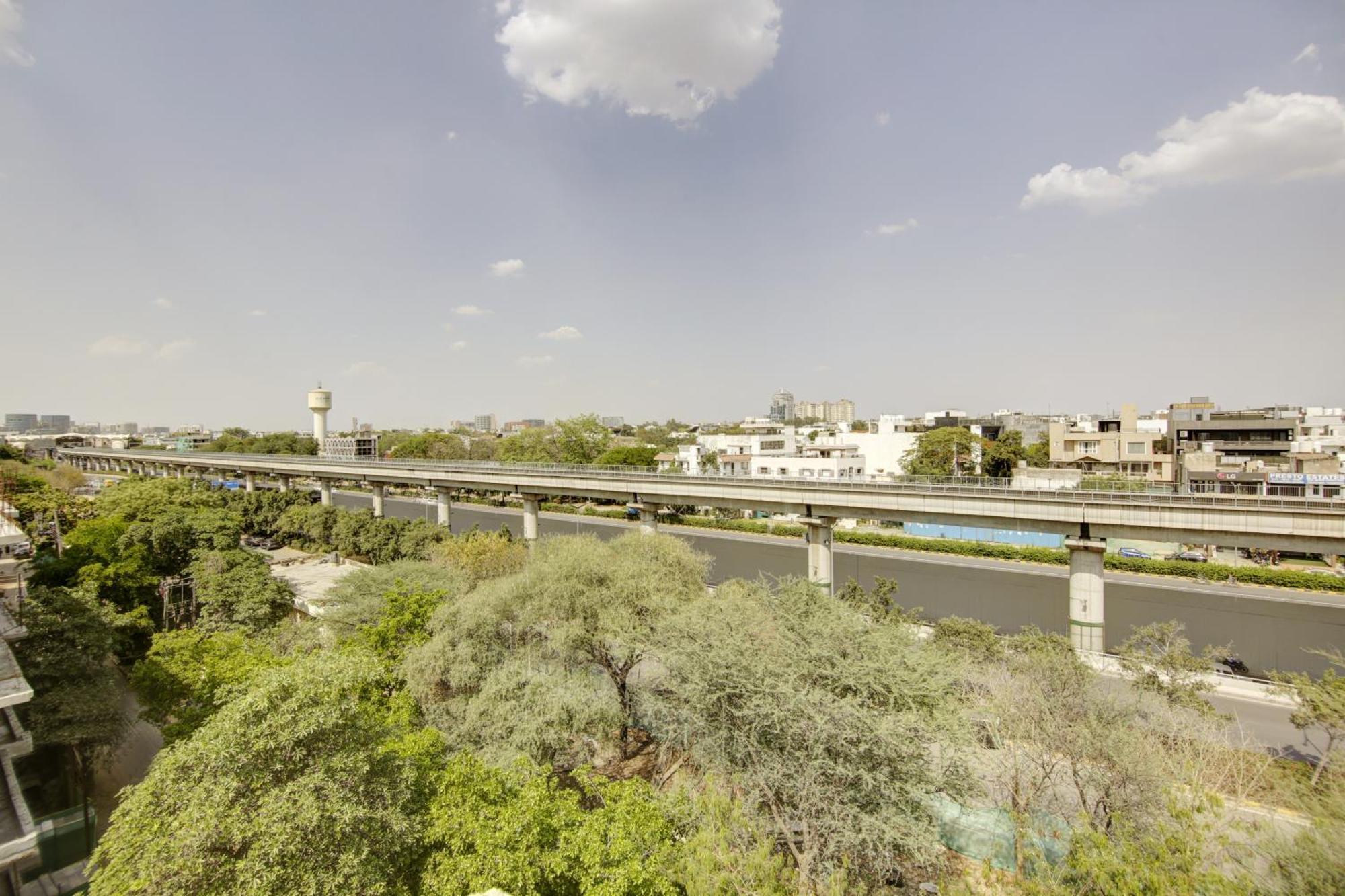 Saltstayz Select - Golf Course Road 古尔冈 外观 照片
